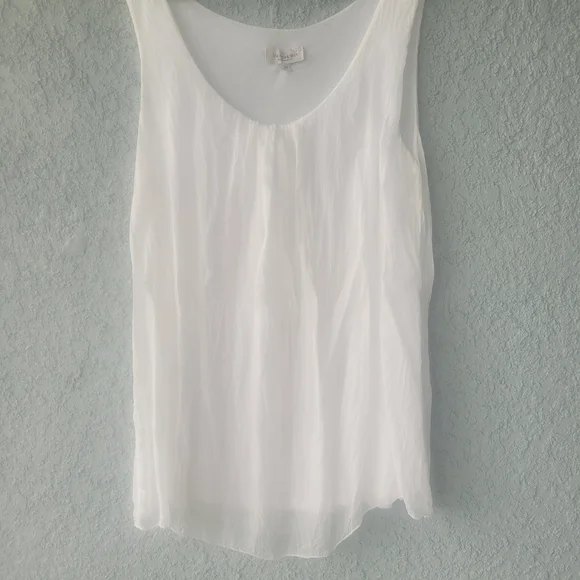 Via Signoria Silk Soft White Elegant Sleeveless Top - Picture 7 of 8